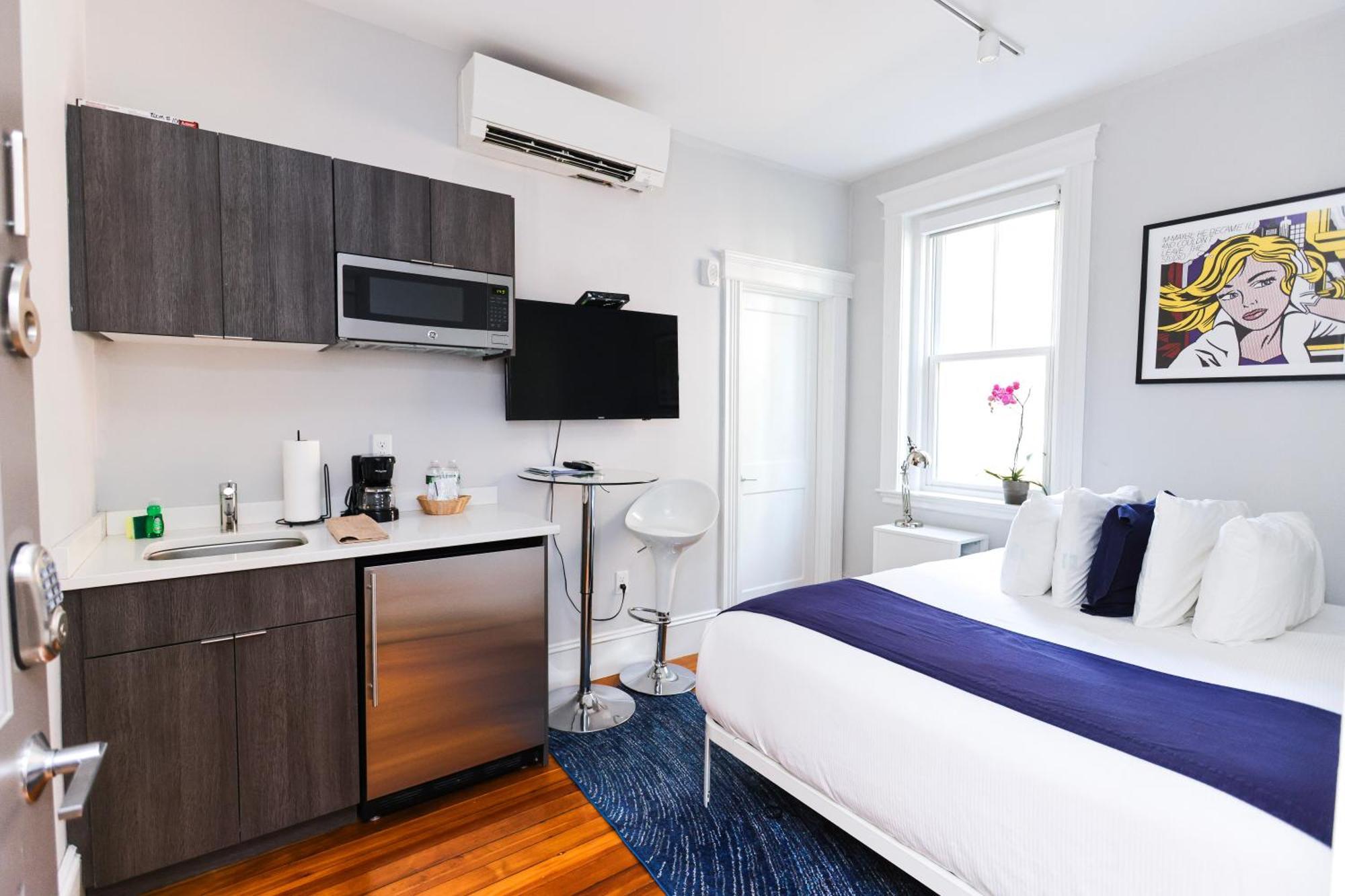 A Stylish Stay W/ A Queen Bed, Heated Floors.. #26 Brookline Exteriér fotografie