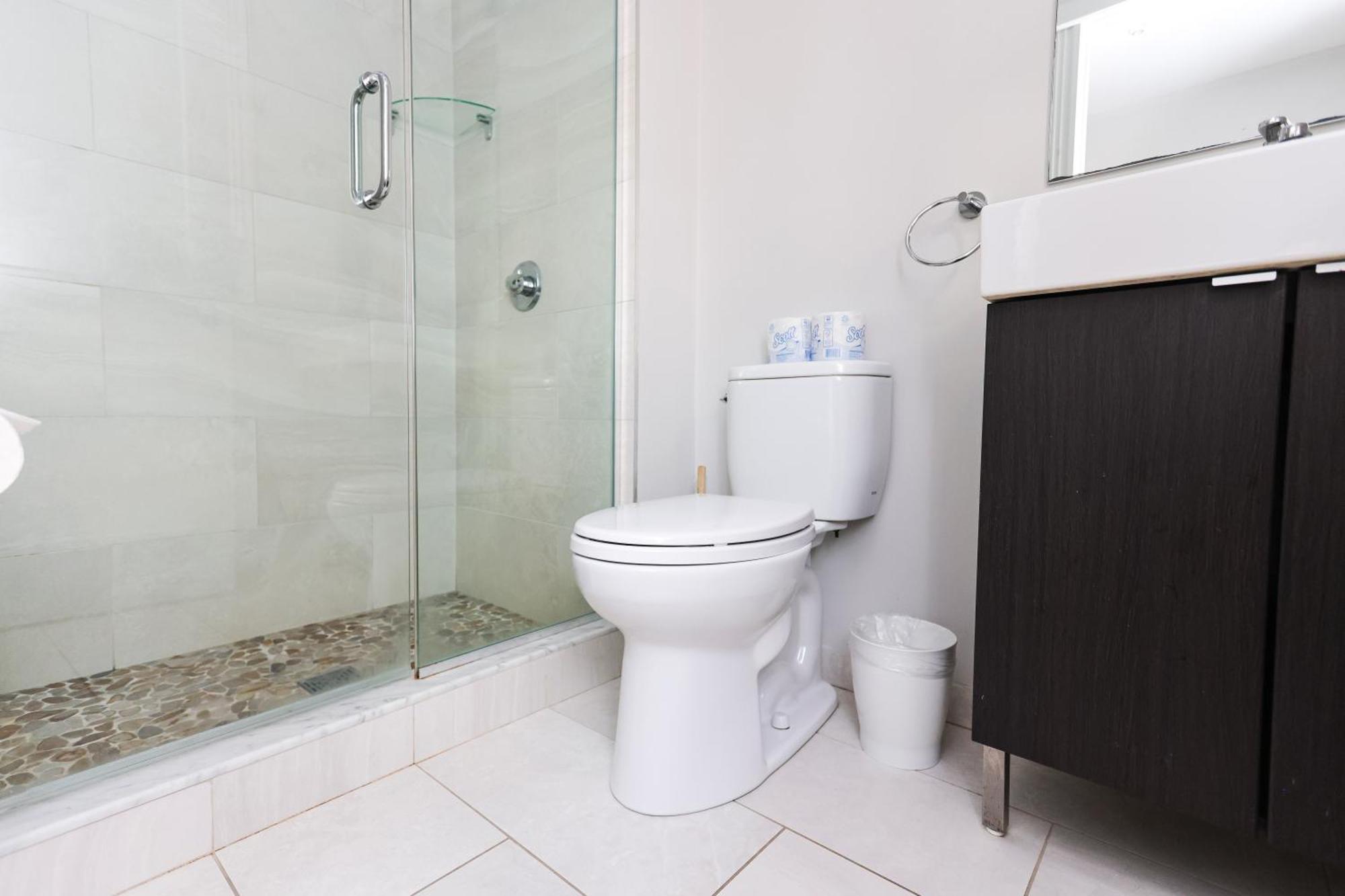 A Stylish Stay W/ A Queen Bed, Heated Floors.. #26 Brookline Exteriér fotografie